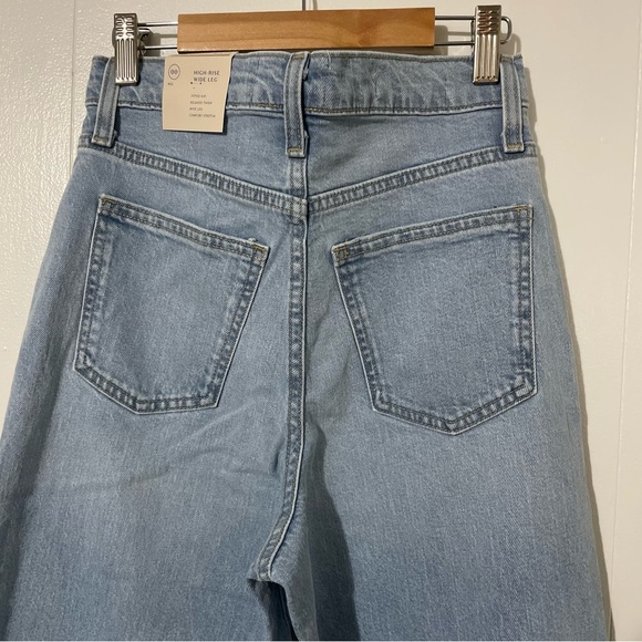 Universal Thread High-Waisted Jeans - Picture 2 of 7
